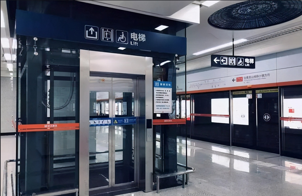 电梯.jpg