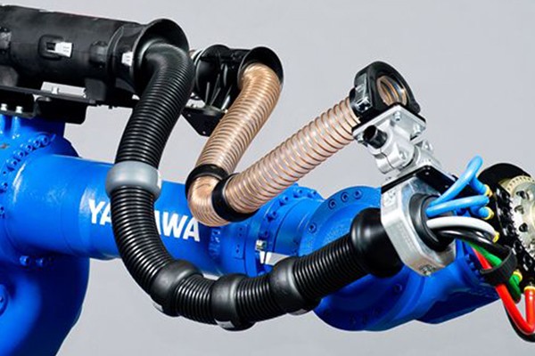 工业机器人管线包生产商的创新方案与波纹管应用分析(图1) featured image