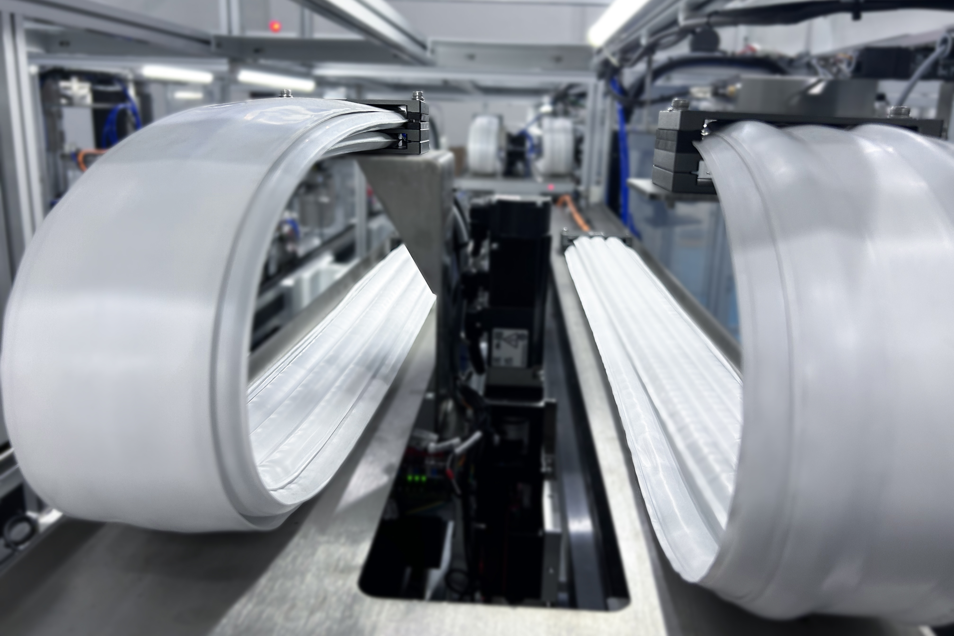 广柔无尘拖链在长行程与经济型应用中的优势分析(图1) featured image